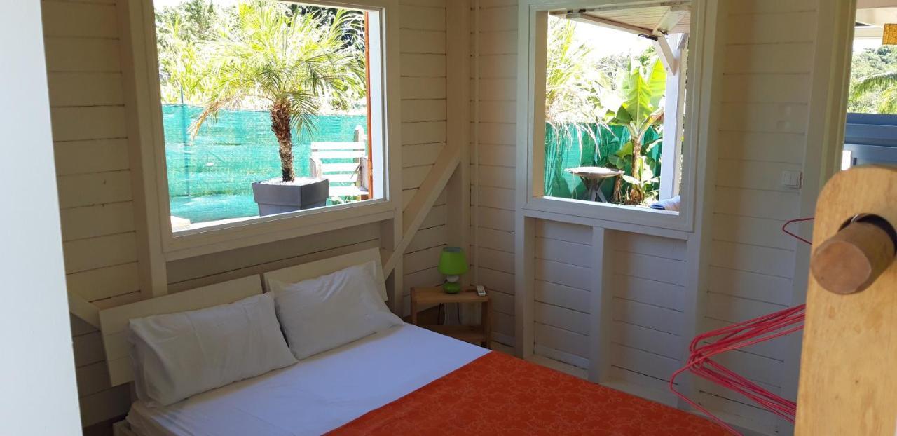 Mini-Villa Entre Montagne Et Mer Goyave Exterior foto