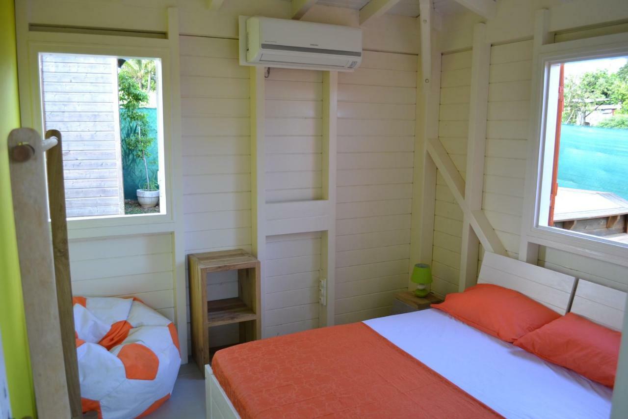 Mini-Villa Entre Montagne Et Mer Goyave Exterior foto